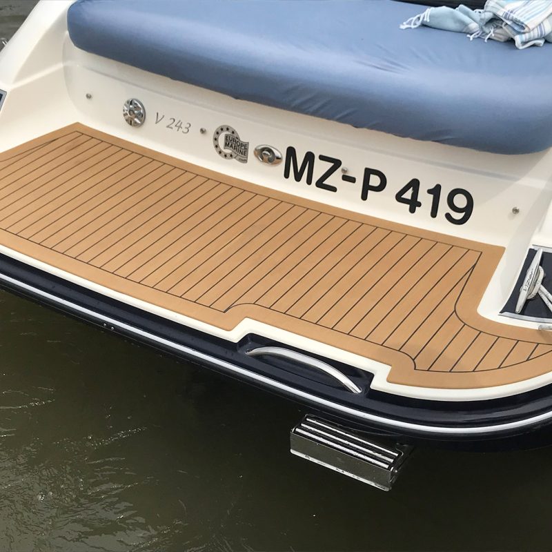 Decksbelag für Motorboote im Teak Holz Design